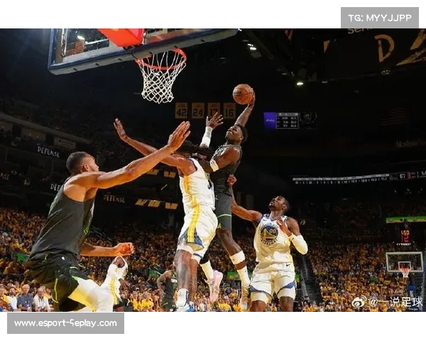 爱德华兹隔扣莫布利,森林狼主场沸腾 爱德华兹隔扣莫布利,森林狼主场沸腾