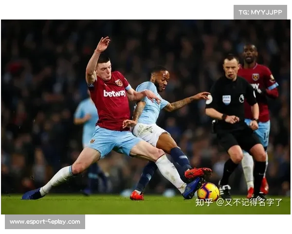 西汉姆联对阵曼城实时：边路密集防守化解传中攻势
